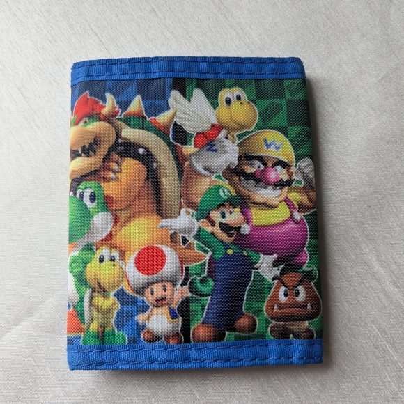 Super Mario Blue and Black Wallet - Picture 4 of 9